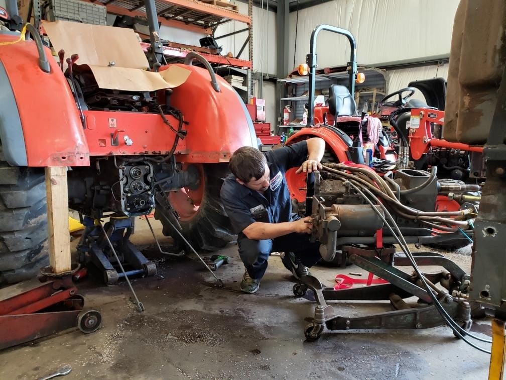 Lake Anna Tractor & Hardware